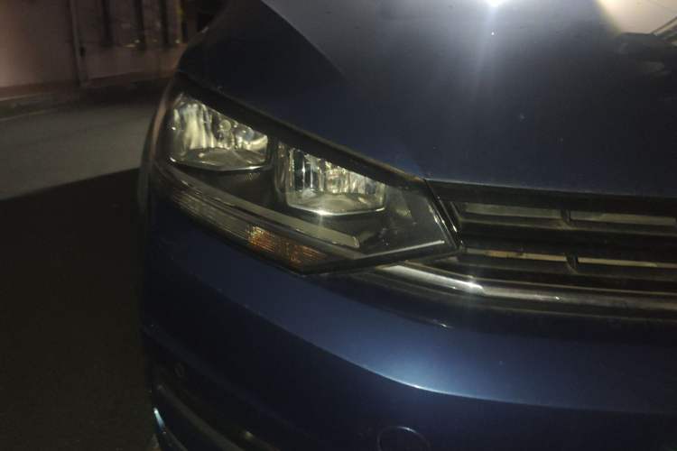 Used Volkswagen Touran 2018 Volkswagen Touran L 280TSI DSG Comfort Edition 7 Seats China V Emission Standard Right Front Headlight