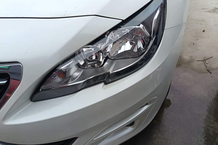 Used Peugeot 408 2014 1.8L Automatic Luxury Edition Left Front Headlight