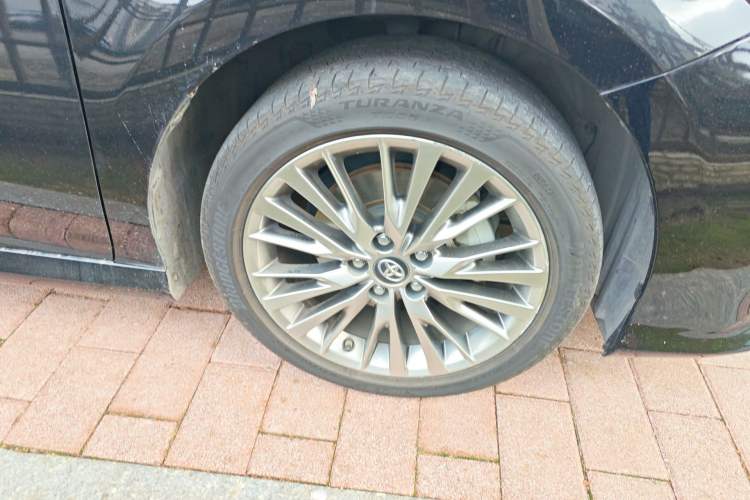 Used Toyota Camry 2019 Revised Version Dual-Engine 2.5 HG Luxury Edition Right Front Wheel Hub