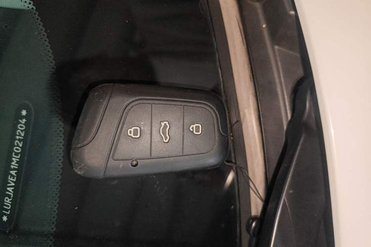 Used Chery QQ Little Ant 2021 200 000-Yuan Ant Fan Edition Talent Version NMC Battery 301 km Vehicle Key