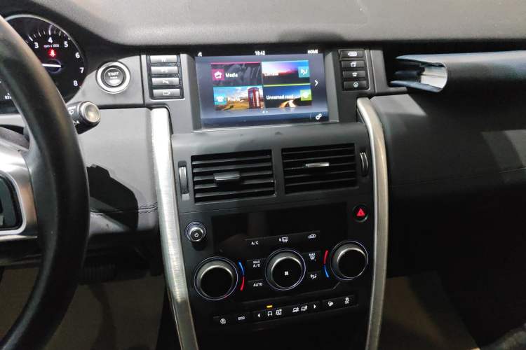 Used Land Rover Discovery Sport 2019 240 PS SE Version China VI Standard