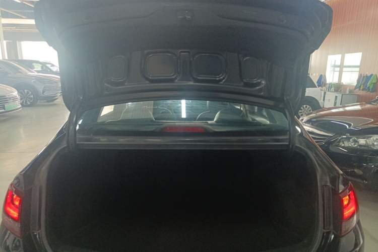 Used Hyundai Celesta 2020 1.6L Automatic GL Enjoyable Edition Trunk