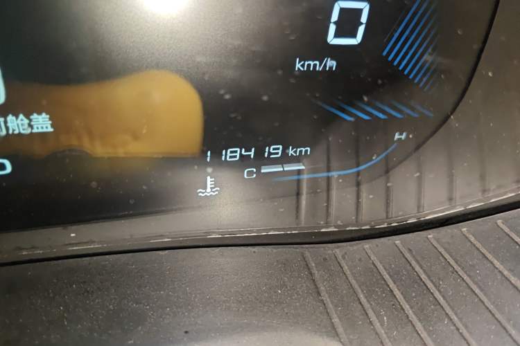 Used Wuling Asta 2022 2.0L DHT Electric-Speed Version Odometer Close Up