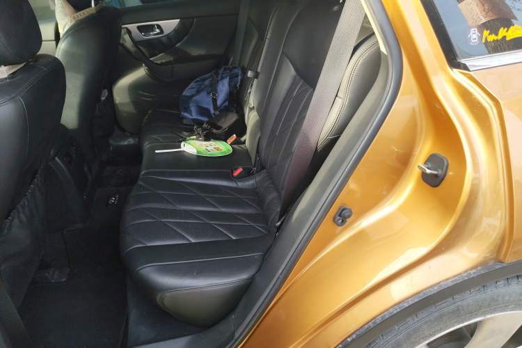 Used Infiniti FX 2011 FX35 Supreme Edition
