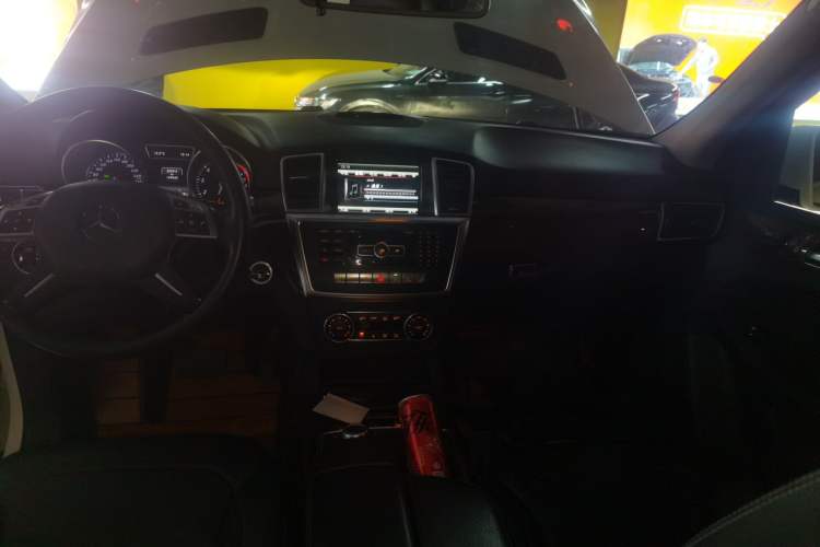 Used Mercedes-Benz M-Class 2014 ML 400 4MATIC Dynamic Model