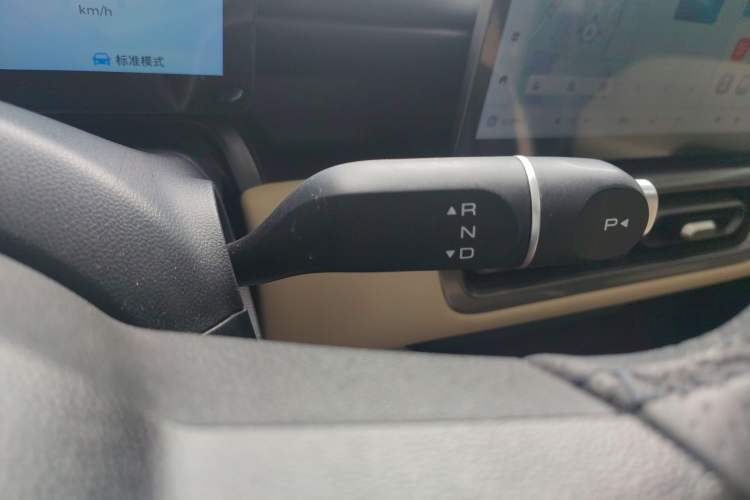 Used Wuling Bingo PLUS 2024 510 km Flagship Edition Four-Seater Version Gear Lever