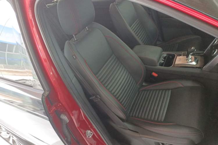 Used Land Rover Discovery Sport 2020 249 PS R-Dynamic Performance Tech Edition 7 Seats
