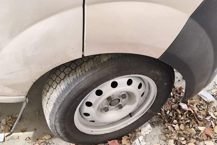 Used Jinbei Hiace X30 2021 1.5L Standard Version Air-Conditioning-Free Bus China VI Emission Standard SWC15M Right Front Wheel Hub