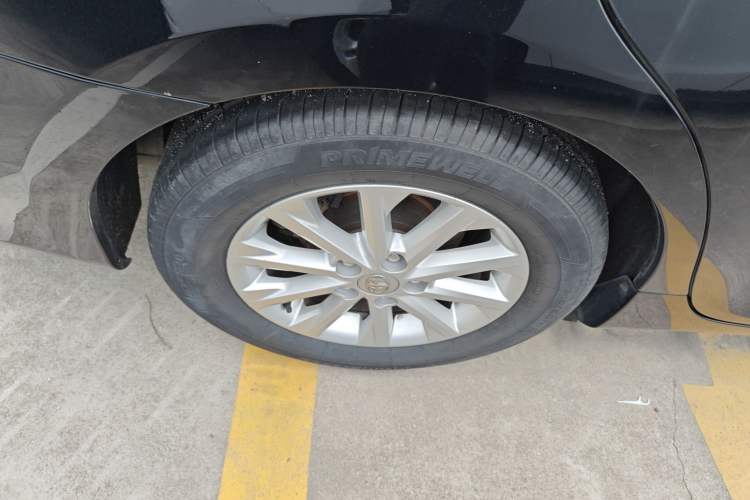 Used Toyota Camry 2015 2.0G Premier Edition Exterior 5