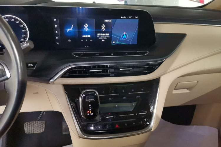 Used Buick GL8 2022 ES Landtrek 653T Luxury Edition
