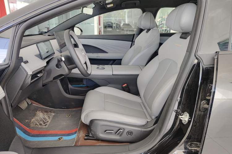 Used Nissan N7 2025 510 Pro Left Front Seat