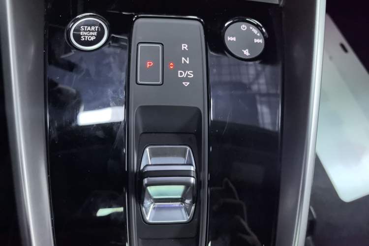 Used Audi A3 2024 Sportback 35 TFSI Fashionable Sports Model Gear Lever