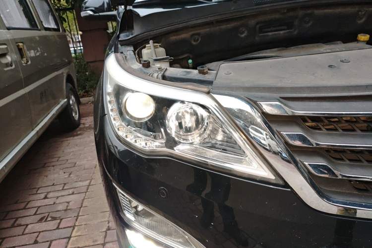 Used Baojun 560 2015 1.8L manual luxury version
