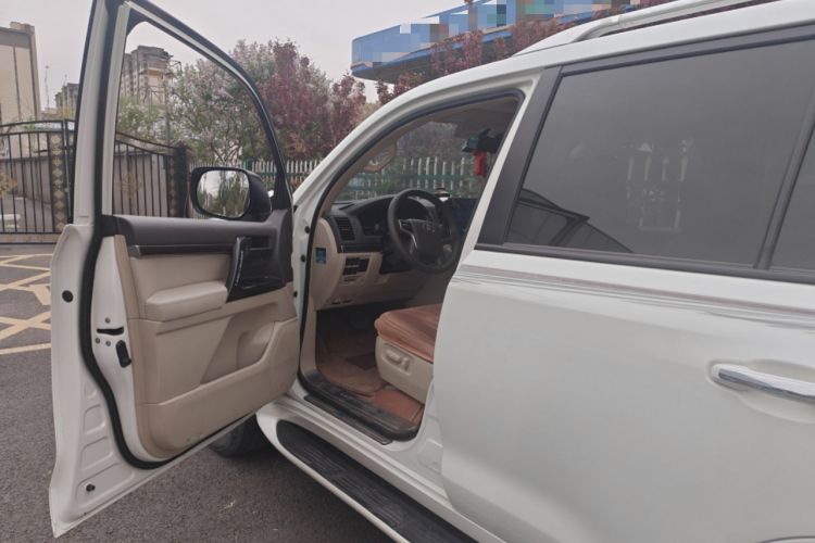 Used Toyota Land Cruiser 