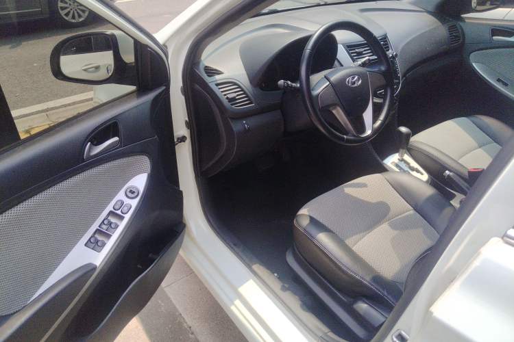 Used Hyundai Verna Ray 2014 1.4L Automatic GLX Driver Seat