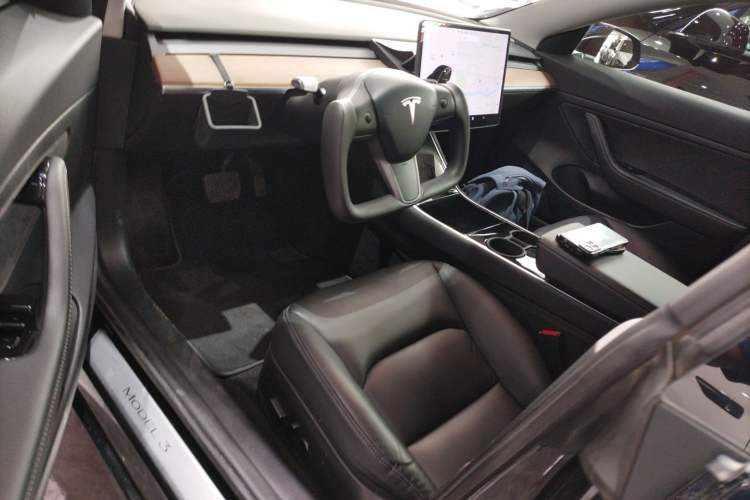 Used Tesla Model 3 2020 Revised Version Standard Range Rear-Wheel Drive – Upgraded Edition
