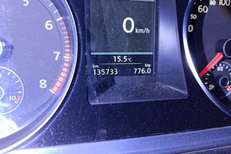 Used Volkswagen FAW-Volkswagen CC 2013 1.8TSI Luxury Model Odometer Close Up