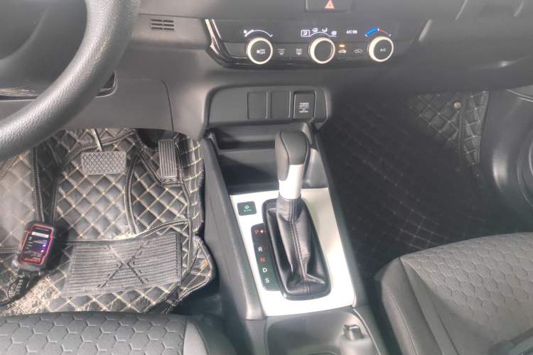 Used Honda Fit 2021 1.5L CVT Trendy Edition Gear Lever