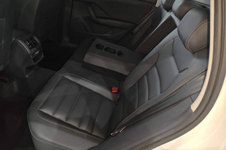 Used Volkswagen Tharu 2020 280TSI Two-Wheel Drive Luxury Edition China VI Standard Left Rear Seat