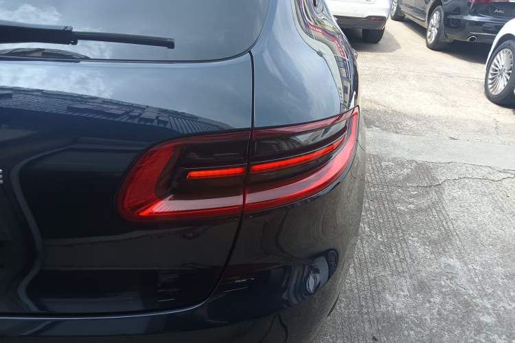 Used Porsche Macan 2017 Macan 2.0T Right Rear Taillight