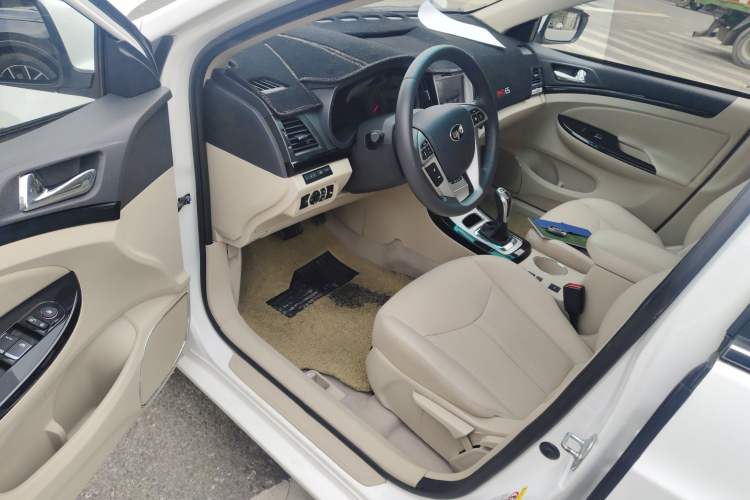 Used BYD e5 2018 450 Smart Connect Deluxe Edition Driver Seat