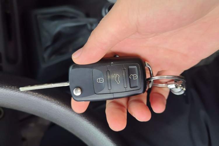 Used JMC Transit 2019 2.8T Commercial Version Short Wheelbase Mid-Roof 3-Seater China VI Standard JX493