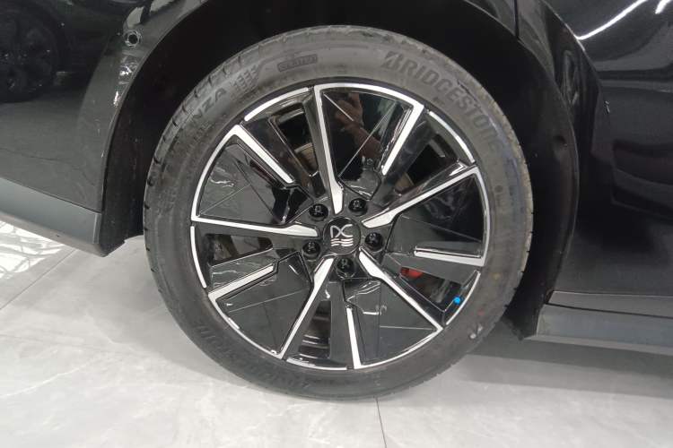Used BYD Han L 2025 DM-i 200km LiDAR Flagship Model Right Rear Wheel Hub