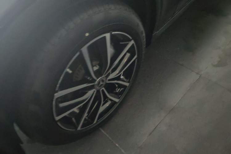 Used Mercedes-Benz GLC 2022 GLC 260 L 4MATIC Luxury Model Left Front Wheel Hub