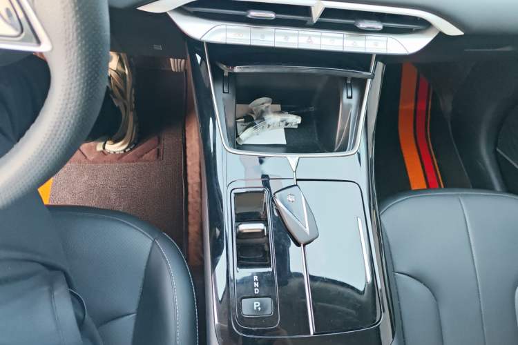 Used Venucia V DD-i 2025 Orca 150km Joyful Journey Edition Gear Lever