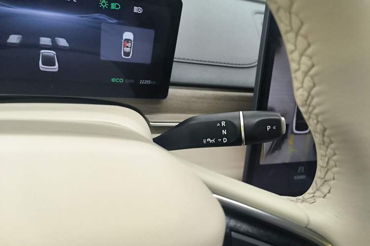 Used FORTHING Xinghai S7 2024 555 Luxury Edition Gear Lever