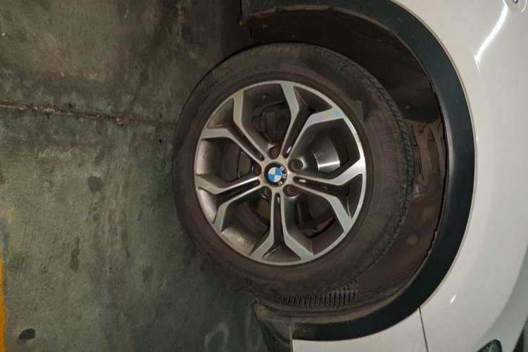 Used BMW X4 2014 xDrive20i X Design Package Right Front Wheel Hub
