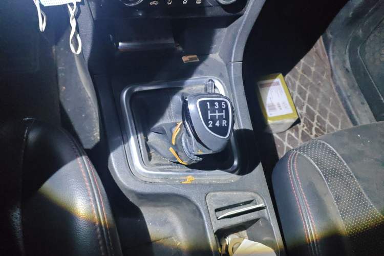 Used BAIC Weiwang M50F 2017 1.5L Standard Model
