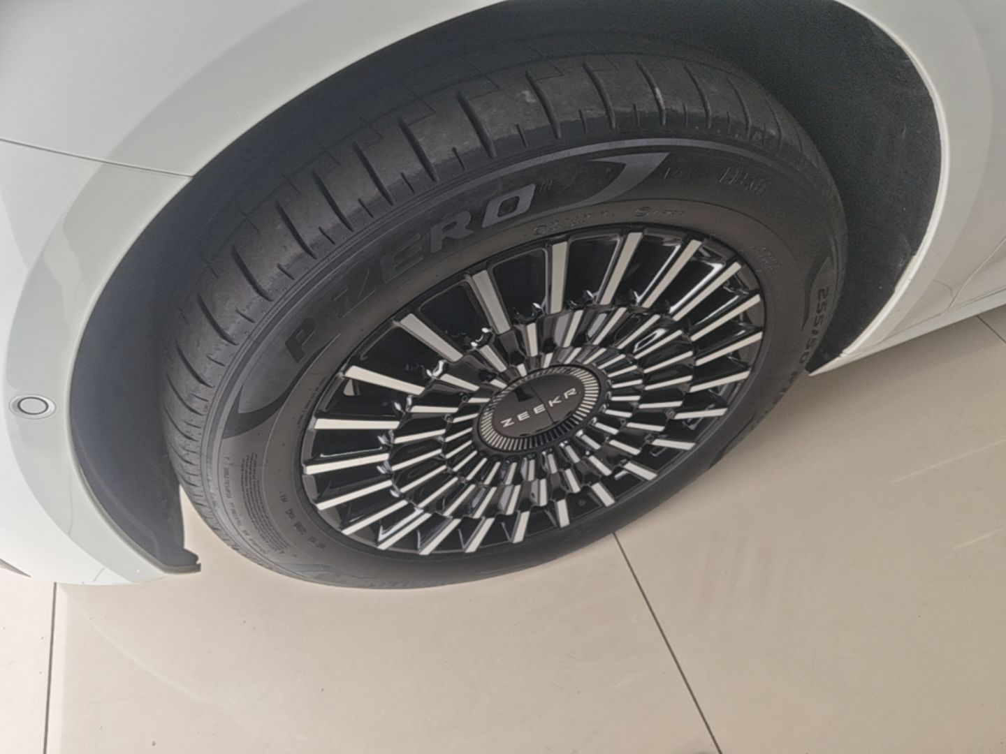 Zeekr 009 2024 Six-Seat Executive Version 4WD 108 kWh — снимка 10