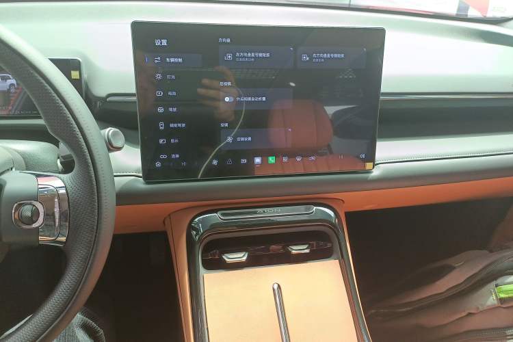 Used AION V 2024 Aion Tyrannosaurus 650 Smart Luxury Edition