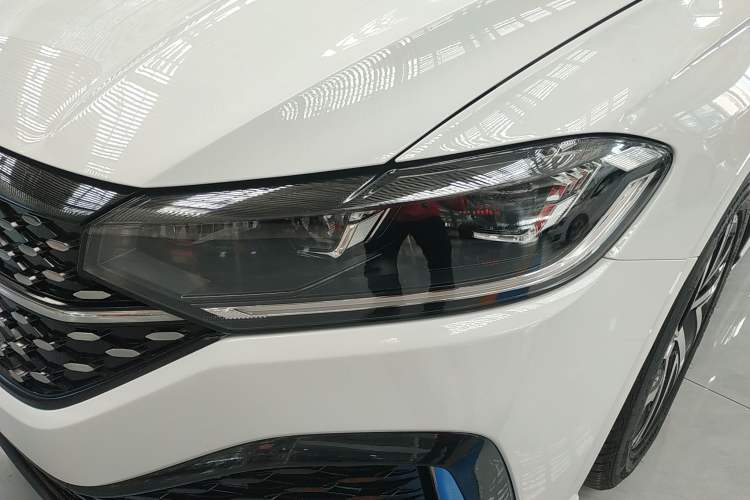 Used Volkswagen Lavida 2024 1.5L Automatic Starry Sky 5 Million Edition Left Front Headlight