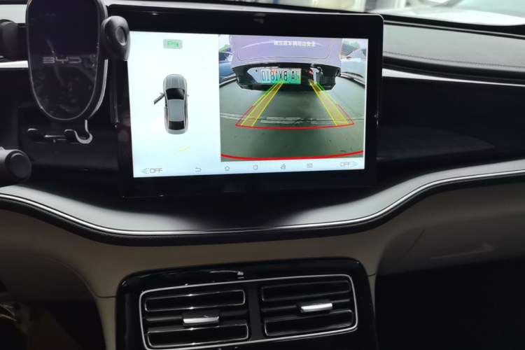 Used BYD Qin PLUS 2024 Honor Edition EV 420KM Leading Model
