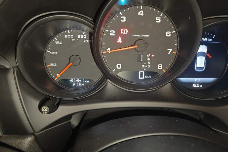 Used Porsche Macan 2017 Macan 2.0T Odometer Close Up