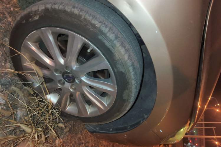 Used Volvo V40 2013 2.0T Zhiya Edition
