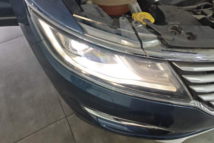 Used Lincoln MKC 2017 2.0T Two-Wheel Drive Deluxe Edition
