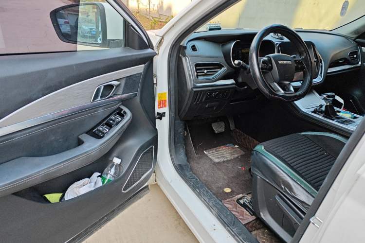 Used JETOUR X70 2020 1.5T DCT Comfort Edition 5-seater
