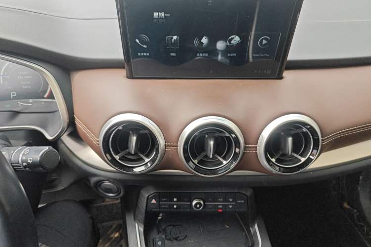 Used Wey VV6 2019 2.0T Two-Wheel-Drive Flagship Version China VI Standard Audio And AC Panel