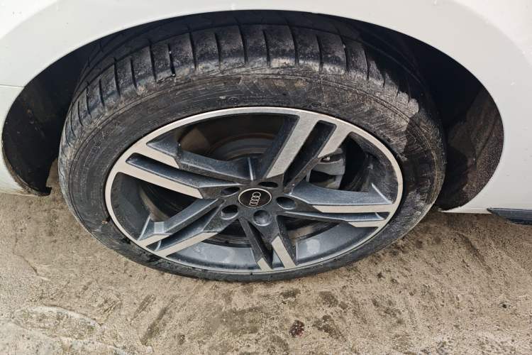 Used Audi A4L 2022 40 TFSI Luxury Dynamic Model Right Rear Wheel Hub