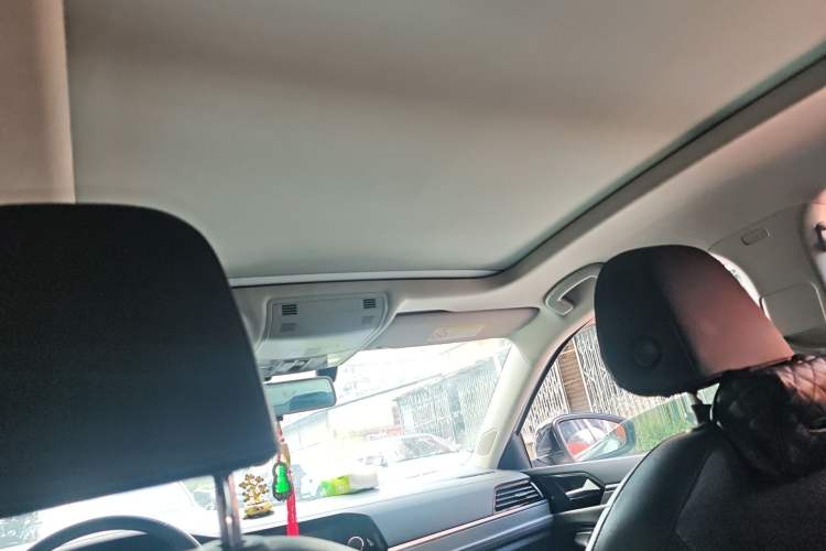 Used Volkswagen Sagitar 2019 280TSI DSG Comfort Version China VI Standard Headliner