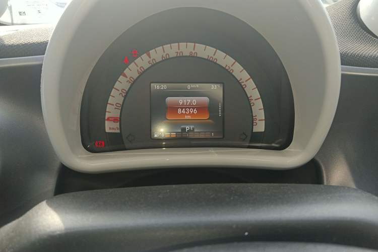 Used smart fortwo 2016 0.9T 66kW Hardtop Pioneer Edition Odometer Close Up