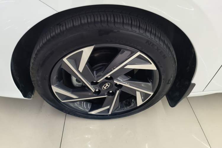 Used Hyundai Elantra 2023 1.5L CVT GLX Elite Edition Left Front Wheel Hub