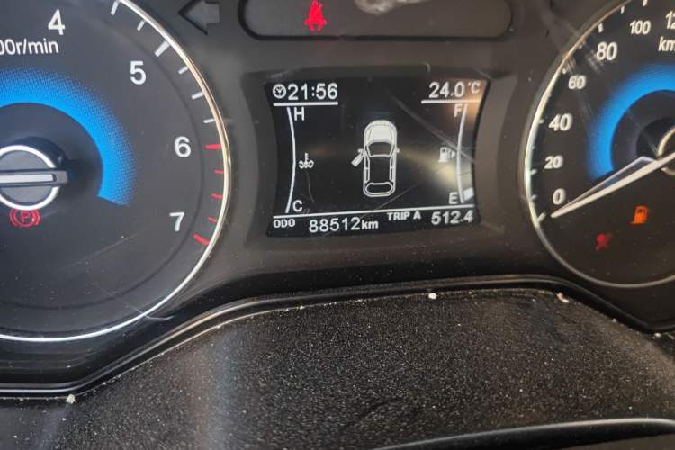 Used Dongfeng Fengon 580 2016 1.5T Manual Luxury Edition
