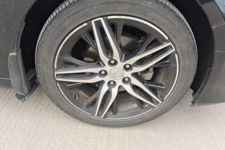 Used Honda Accord 2022 260TURBO Phantom Night · Prestige Edition Right Front Wheel Hub