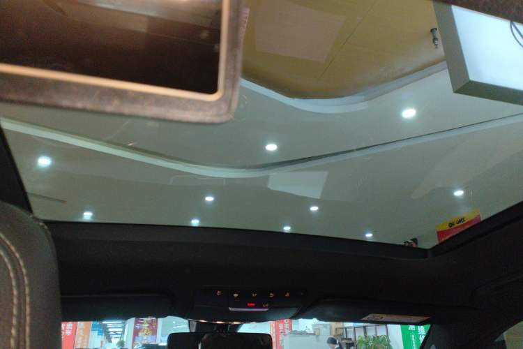 Used Mercedes-Benz GLC 2022 Facelifted GLC 300 L 4MATIC Luxury Edition Headliner