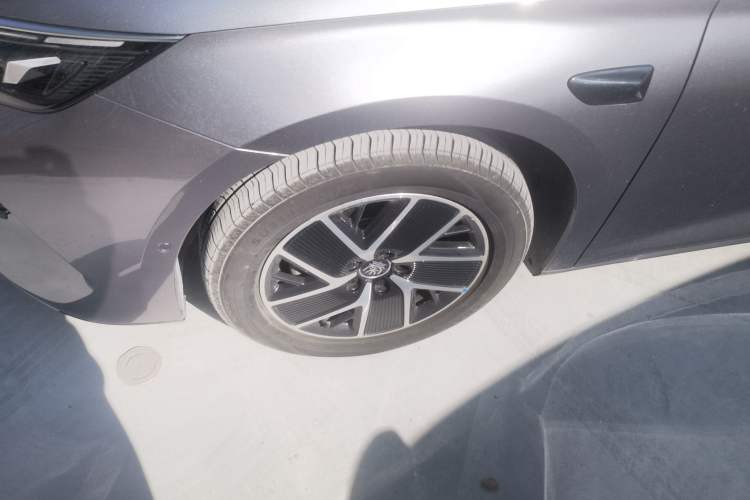 Used BYD Qin L 2025 DM-i Smart Drive 120KM Superior Model
