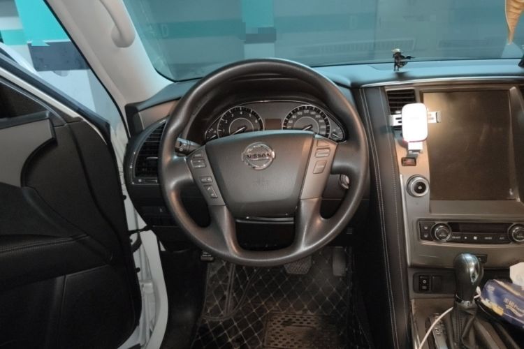 Used Nissan Patrol 2018 4.0L LinkedIn Edition Steering Wheel